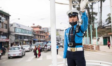 नेपाल में पीरियड्स के समय महिला ट्रैफिक पुलिसकर्मियों की चार दिन सड़क पर नहीं लगेगी ड्यूटी