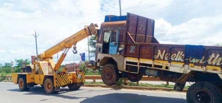 कबाड़ वाहनों की जब्ती शुरू