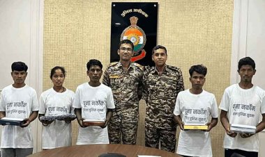 छत्तीसगढ़ में पांच नक्सलियों ने पुलिस की नीतियों से हुए प्रभावित होकर किया सरेंडर, 17 लाख का था इनाम