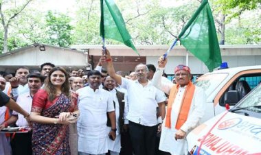 CM साय ने पंडरिया क्षेत्र के लिए पांच निःशुल्क एम्बुलेंस को दिखाई हरी झंडी, अब दूरस्थ क्षेत्रों में भी मिलेगी इमरजेंसी हेल्थ सर्विस