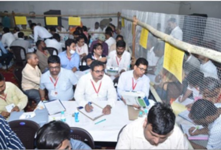 झारखंड में भाजपा 8 और 'इंडिया' गठबंधन के प्रत्याशी चार सीटों पर आगे