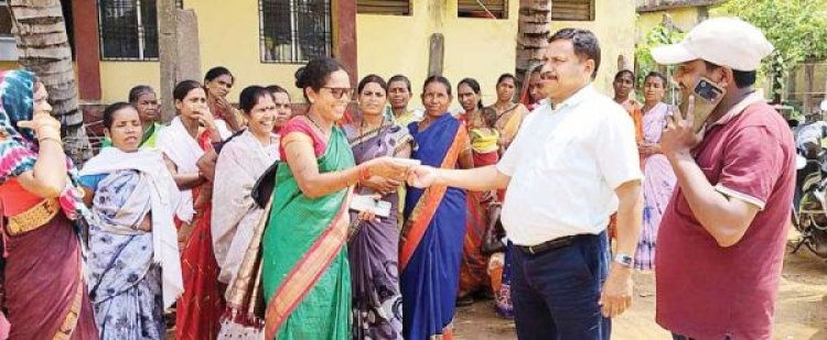 चिलपुटी में 3 दिन से बिजली गुल, सरपंच ग्रामीण महिलाओं संग पहुंची बिजली ऑफिस