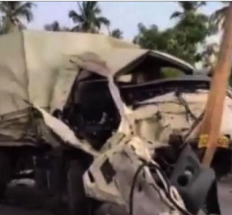 आंध्र प्रदेश में ट्रक-डीसीएम वैन की जोरदार टक्कर, छह लोगों की मौत