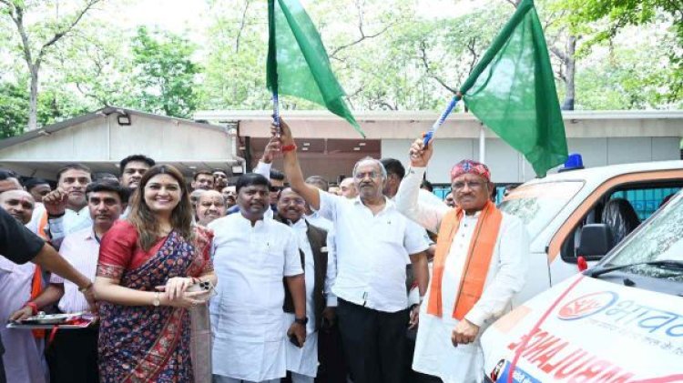 CM साय ने पंडरिया क्षेत्र के लिए पांच निःशुल्क एम्बुलेंस को दिखाई हरी झंडी, अब दूरस्थ क्षेत्रों में भी मिलेगी इमरजेंसी हेल्थ सर्विस