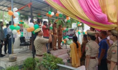 नोएडा : नए कानूनों के बारे में जागरूकता की कवायद शुरू, लोगों के बीच पहुंच रहे हैं पुलिस अधिकारी