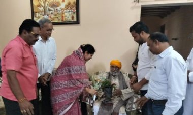 कवि सुरजीत नवदीप को पूर्व विधायक ने दी बधाई