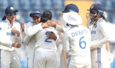 भारतीय महिला टीम ने एकमात्र टेस्ट में दक्षिण अफ्रीका को दस विकेट से हराया