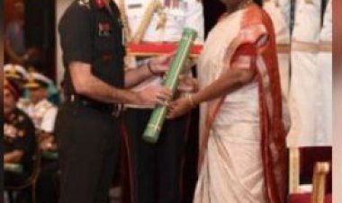 आर्मी व नेवी चीफ को परम विशिष्ट सेवा मेडल