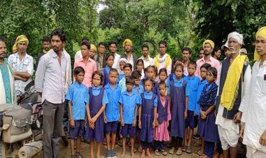 चीतापखना में पढ़ाने अभी तक नहीं आता कोई शिक्षक