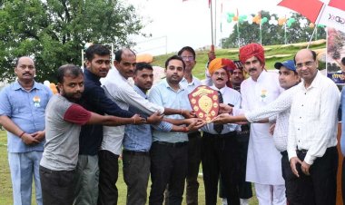 एम बी पॉवर प्लांट में स्वतंत्रता दिवस पर किया गया ध्वजारोहण और देशभक्ति के रंगों में रंगा समारोह