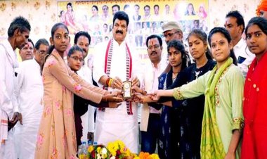 शिक्षा से ही हर समाज आगे बढ़ेगा, अपने बच्चों को अच्छी शिक्षा दिलाएं: खाद्य मंत्री राजपूत