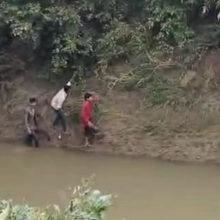 कुरेल नदीं में बहे दूसरे व्यक्ति का शव मिला:सात दिन पहले बाइक समेत बह गए थे दो दोस्त; SDRF ने रेस्क्यू बंद कर दिया था