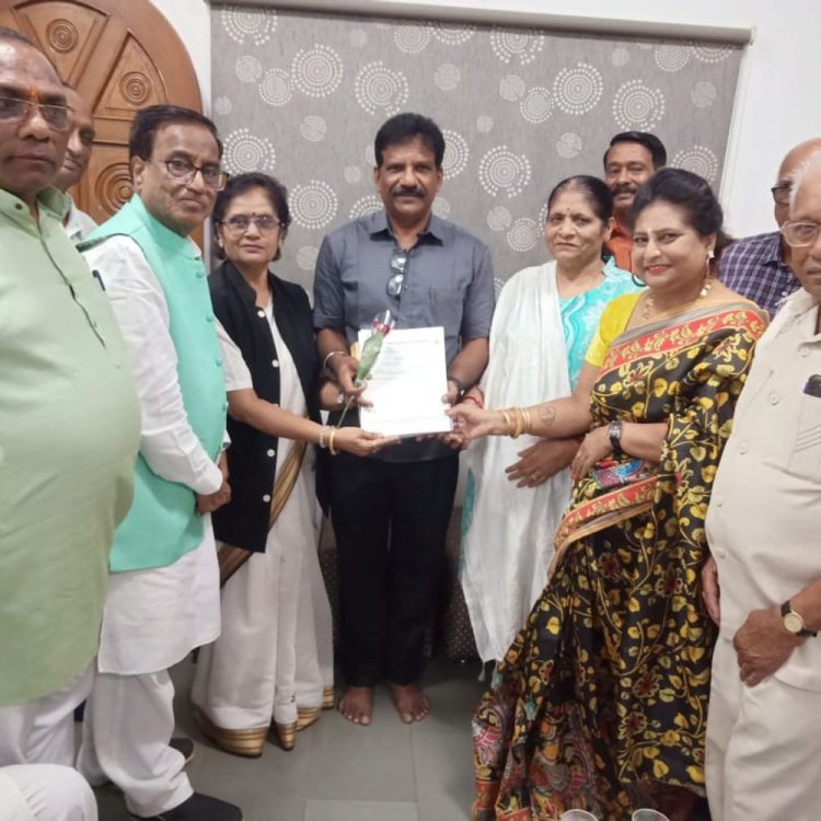 कन्याकुमारी से अरुल नाडार अल्प प्रवास पर भोपाल पहुंचे:अखिल भारतवर्षीय हैहय कलचुरी महासभा के राष्ट्रीय अध्यक्ष व सचिव ने किया स्वागत