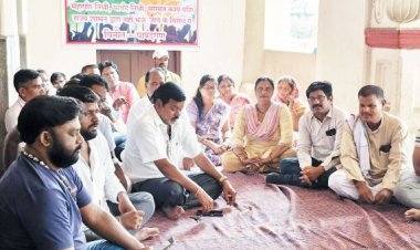 कांग्रेसी पार्षदों से दिया एक दिवसीय धरना