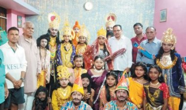 रामलीला में बालिकाओं ने निभाए किरदार