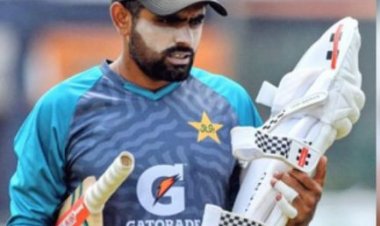 बाबर आजम का समर्थन करने पर फखर जमान को पीसीबी ने भेजा कारण बताओ नोटिस