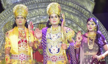 चित्रकूट के घाट पर श्री रामलीला उत्सव का आयोजन:रविवार रात हुआ शुभारंभ, राम जन्म का किया गया मंचन; आज इंडोनेशिया के कलाकार देंगे प्रस्तुति