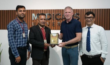 मेडीकेप्स यूनिवर्सिटी में यूएसए के प्रोफेसर डेनियल एडम्स का स्वागत:स्टूडेंट्स एक्सचेंज प्रोग्राम सहित विभिन्न मुद्दों पर की बातचीत