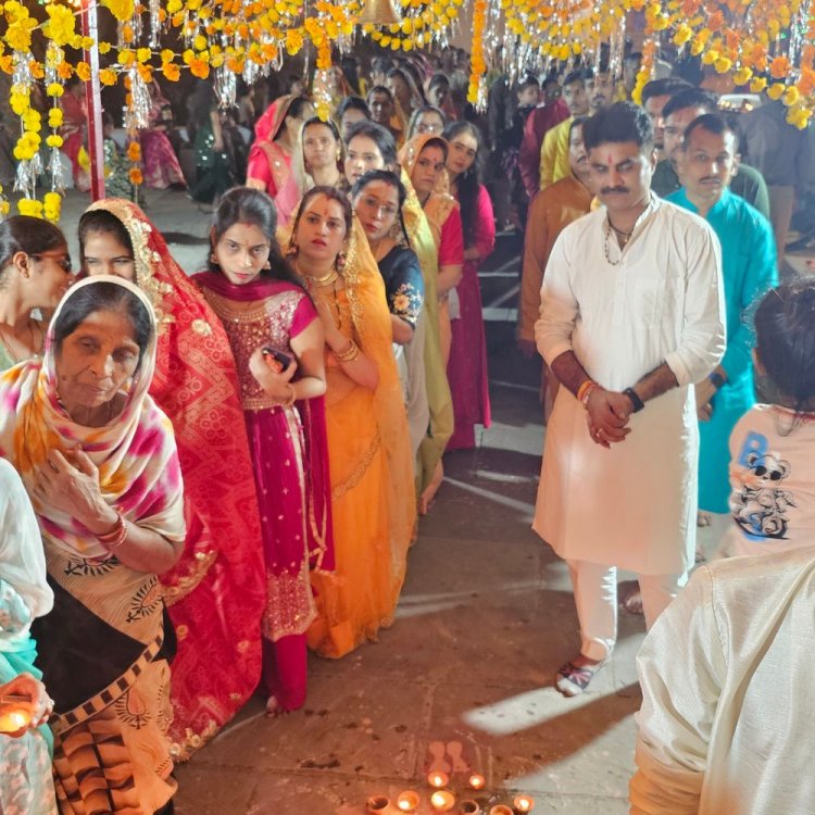 शाजापुर का आसमान जगमगाया:लोगों ने दीपावली का पर्व मनाया, गज लक्ष्मी मंदिर में माता के दर्शन किए