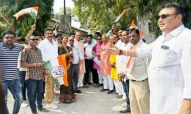 बिगड़ी कानून व्यवस्था के खिलाफ कांग्रेस का विरोध प्रदर्शन, राज्यपाल को सौंपा ज्ञापन