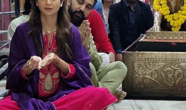 फिल्म अभिनेत्री शिल्पा शेट्टी महाकाल की शरण में:पति राज कुंद्रा के साथ पूजा-अर्चना कर लिया आशीर्वाद, देखने उमड़ी भीड़