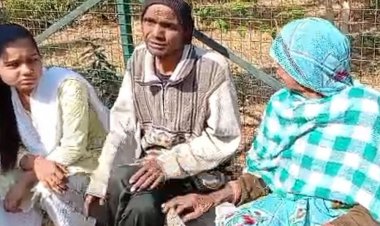 तीन वार्ड बॉय को 16 माह से नहीं मिला वेतन:कलेक्टर से शिकायत, महिला बोली- बेटे का लीवर खराब, कैसे कराएं इलाज