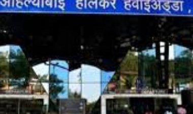 इंदौर से शिर्डी फ्लाइट 1 घंटे देरी से उड़ी:एयर इंडिया एक्सप्रेस की नए साल पर सौगात; हैदराबाद के लिए सीधी फ्लाइट