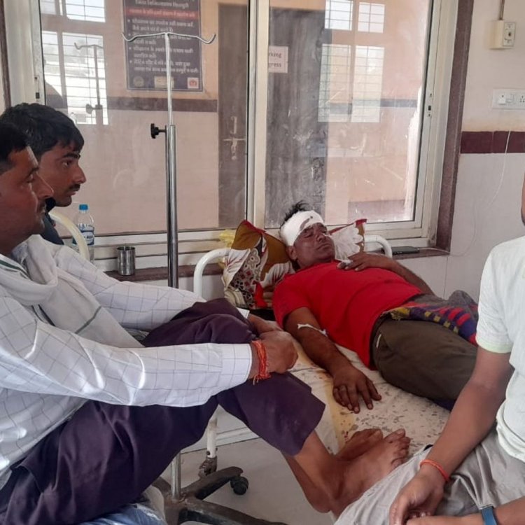 पुरानी रंजिश के चलते युवक को घेरकर पीटा:सिर में आए 14 टांकें, रास्ते को लेकर चला आ रहा था विवाद, केस दर्ज