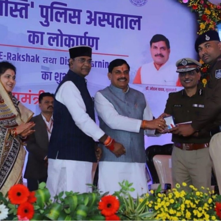 देहात थाने के आरक्षक को मिला 'कर्मवीर योद्धा पदक':कोरोना के दौरान उत्कृष्ट कार्य करने पर सीएम ने सम्मानित किया