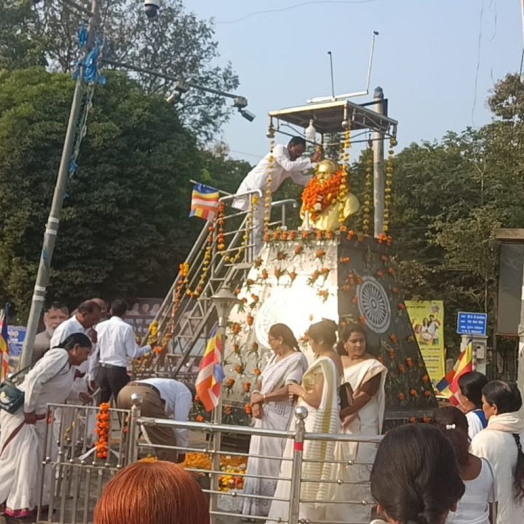बाबा साहेब अंबेडकर का मनाया गया 68 महापरिनिर्वाण दिवस:बालाघाट के अंबेडकर चौक में प्रतिमा पर अनुयायियों ने किया माल्यार्पण