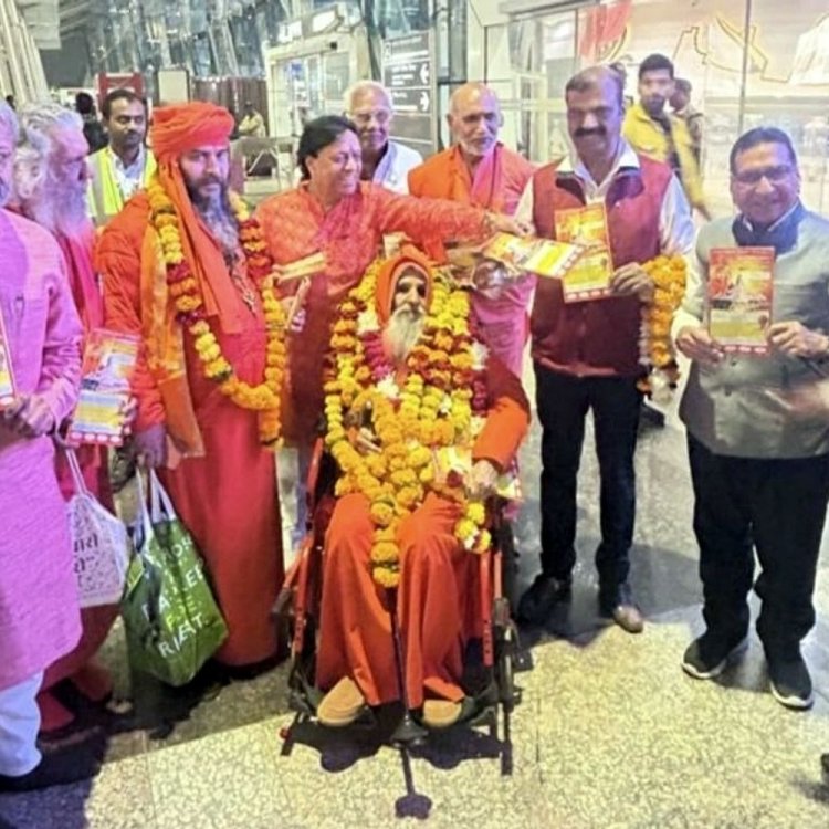 इंदौर के अखंडधाम पर अ.भा. संत सम्मेलन 15 दिसंबर से:तैयारियां हुईं तेज, संतों को किया आमंत्रित, प्रचार सामग्री का विमोचन