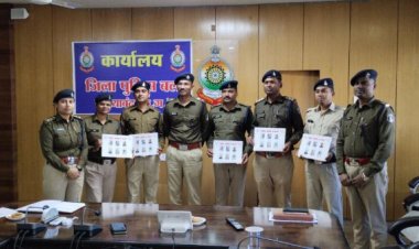 गरियाबंद पुलिस द्वारा अधिकारी कर्मचारियों के उत्साहवर्धन के लिए कॉप ऑफ द मंथ दिया गया।