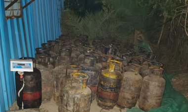 सीहोर में पेट्रोल-पंप के पीछे हो रही थी गैस रिफिलिंग:51 सिलेंडर, इलेक्ट्रॉनिक वजन कांटा और रिफिलिंग का सामना पुलिस ने जब्त किया