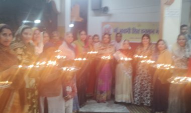 मां भवानी शिव हनुमान मंदिर में जले 551 दीपक:अयोध्या रामलला की प्रतिष्ठा की पहली वर्षगांठ की पूर्व बेला पर राममय हुआ शहर