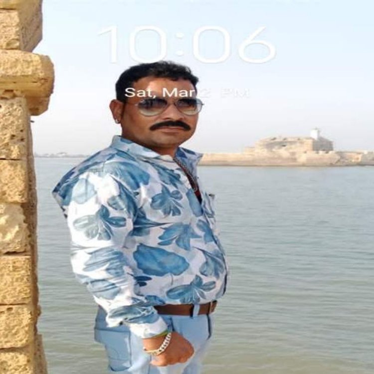 सड़क किनारे गिरकर ऑटो ड्रायवर की मौत:चलती ऑटो में आया था साइलेंट अटैक, लोगों ने पहुंचाया था अस्पताल