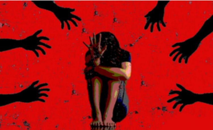 बेंगलुरु में बस का इंतजार कर रही महिला से सामूहिक बलात्कार और लूट