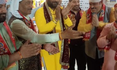 भोपाल में सिंधी समाज के मासिक पर्व चण्ड का आयोजन:बैरागढ़ के झूलेलाल मंदिर में धूनी और बहराणा साहब का आयोजन, भक्तों ने की आराधना