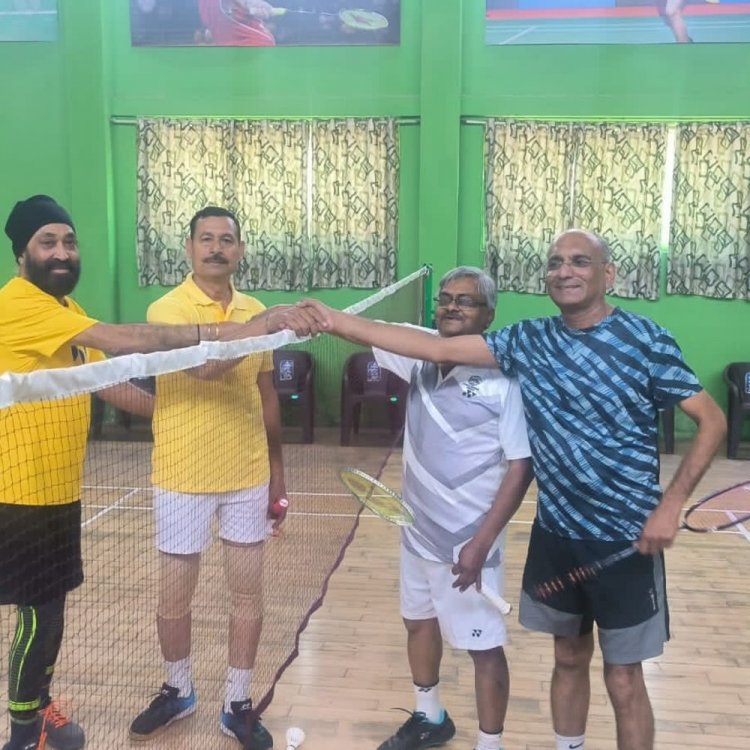 इंदौर मास्टर्स बैडमिंटन में बड़ा उलटफेर:60+ पुरुष युगल में संजीव-धर्मेश की जोड़ी पहली बार फाइनल में पहुंची