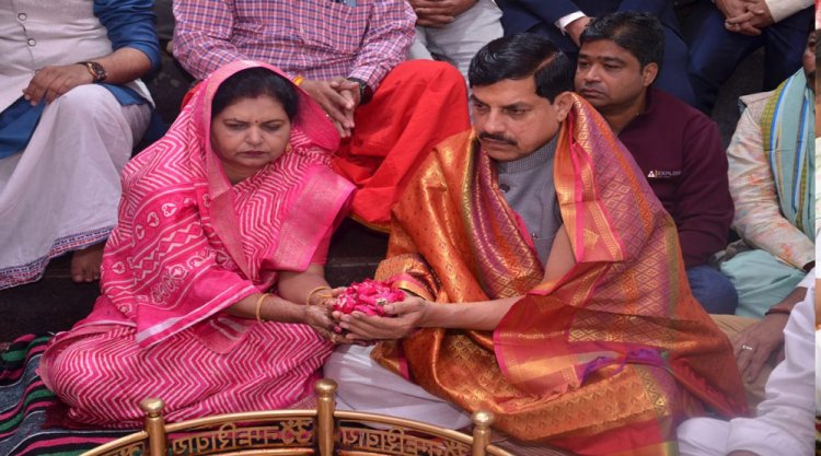 मुख्यमंत्री डॉ. यादव ने भगवान श्री अंगारेश्वर महादेव की सपत्निक पूजा-अर्चना