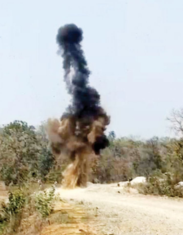 5 किलो का बम बरामद, किया नष्ट