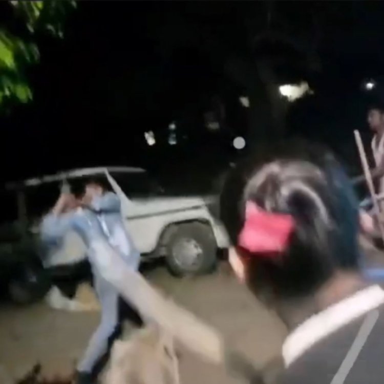 मैहर में दो परिवारों के बीच हुई झड़प:दरवाजा बनाने को लेकर विवाद में चले लाठी-डंडे; 3 गंभीर घायल; 2 जबलपुर रेफर