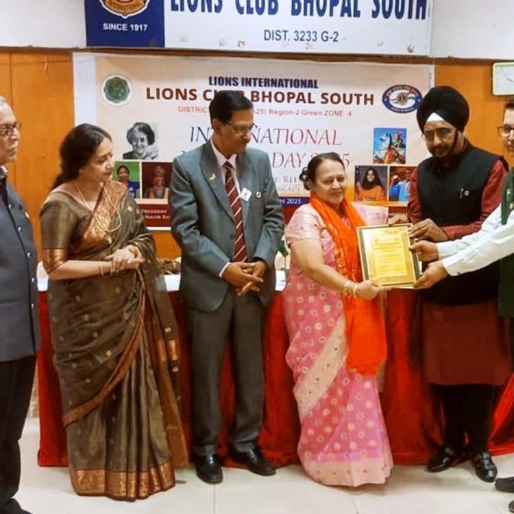 महिला दिवस पर लायंस क्लब का विशेष कार्यक्रम:सिंधी पंचायत अध्यक्ष किरण वाधवानी सहित 25 महिलाओं को किया सम्मानित