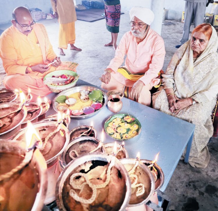 चैत्र नवरात्रि पर जगमगाए आस्था के दीप