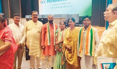 नई दिल्ली में कांग्रेस जिला अध्यक्षों की बैठक, कोण्डागांव जिलाध्यक्ष बुधराम नेताम हुए शामिल