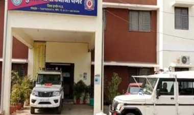 इंदौर पुलिस ने खड़किया गैंग के 4 चोर पकड़े:1 किलो सोना बरामद; चोरी का सोना गलाने वाले 1 दर्जन सुनार गिरफ्तार