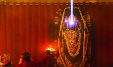 Ramlala Surya Tilak : अयोध्या में श्रीराम जन्मोत्सव की धूम, ठीक 12 बजे रामलला का तिलक करेंगे भगवान सूर्य, शहर के 8 हजार मंदिरों में गूंजेगी बधाई