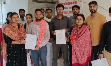 5 मांगों को लेकर कलेक्टर के पास पहुंचे अतिथि शिक्षक:12 महीने का सेवा एग्रीमेंट; 6 महीने से रुका वेतन तुरंत देने की मांग