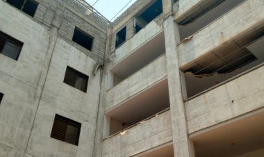 हरदा जिला अस्पताल का निर्माण कार्य अब तक अधूरा:लागत 34 करोड़; CMHO बोले- सुरक्षा कारणों से काम में देरी, अगस्त तक होगा पूरा