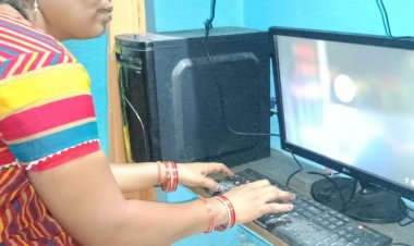 बैतूल की अनिता बनीं 7 गांवों की 'डिजिटल सखी':स्वरोजगार योजना से लोन लेकर किराना स्टोर शुरू किया; अब चला रही गृह उद्योग