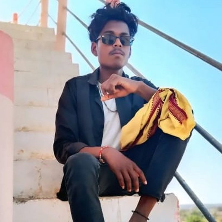 खेत में पेड़ से गिरा 19 साल का युवक:यूरिनरी ट्रैक फटी, ICU में इलाज के दौरान मौत; आज होना था ऑपरेशन